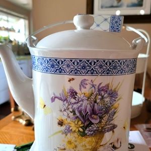 Hallmark nature's sketchbook teapot
